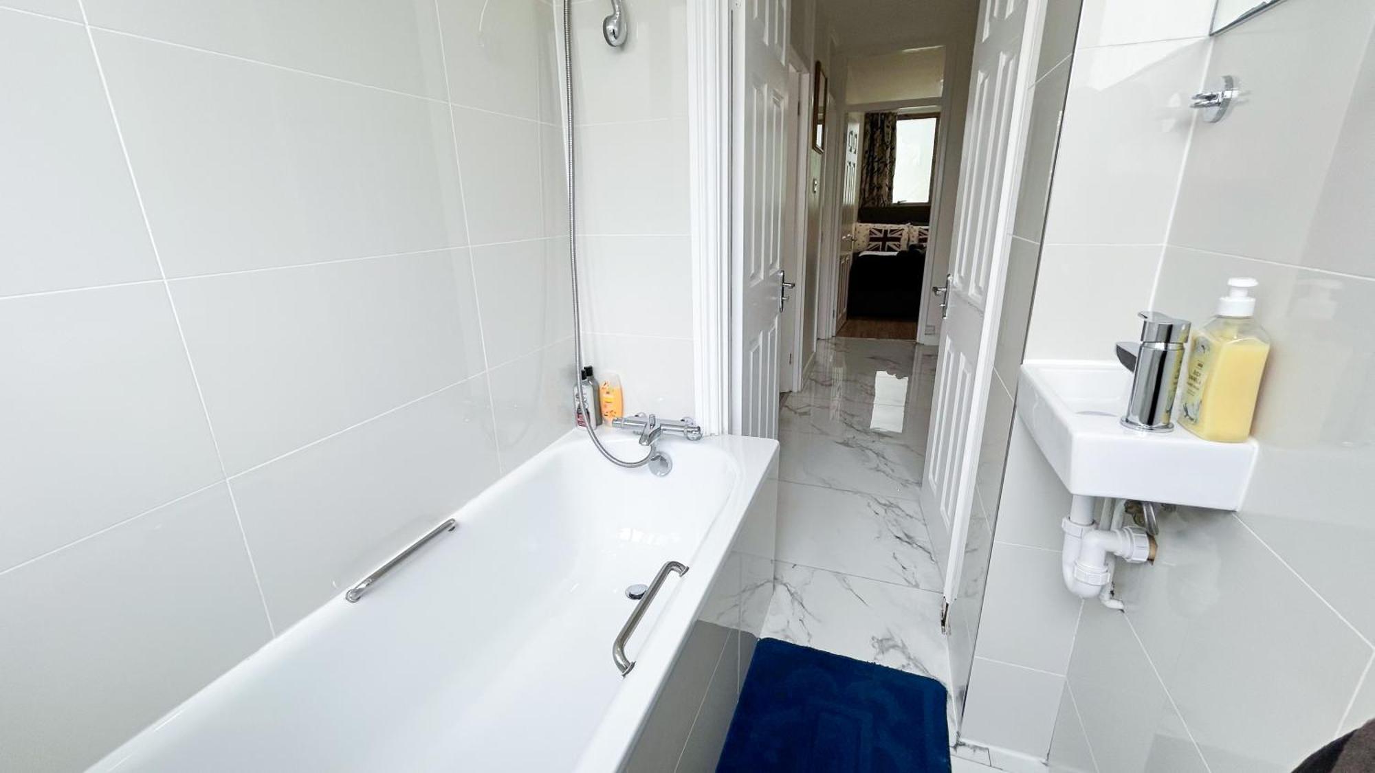 Cosy 3 Bedroom 3 Bathroom Flat With Private Garden- Maida Vale, Near Paddington Apartment London